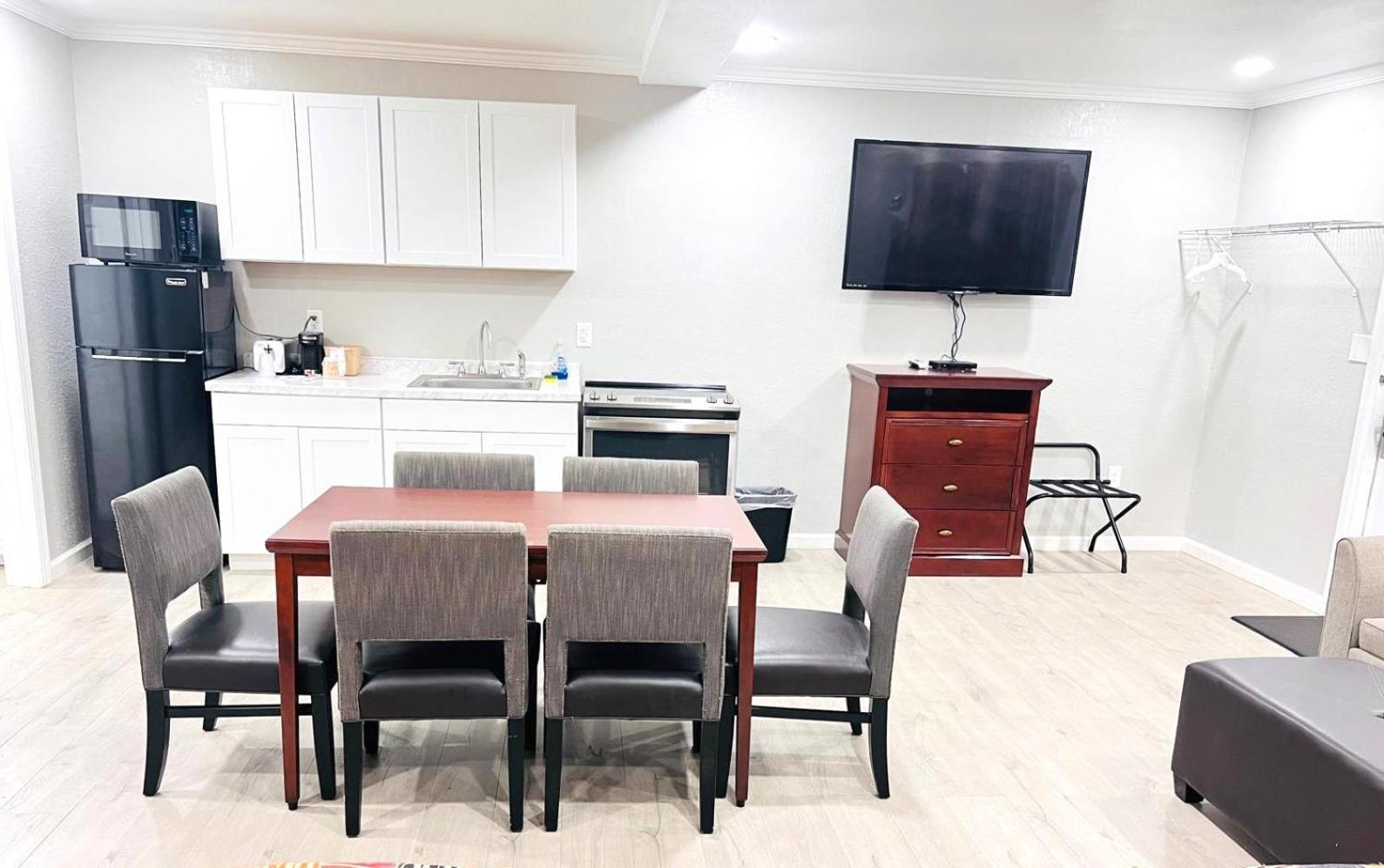 Sunshine Inn & Suites Venice, Florida Venice Gardens Extérieur photo