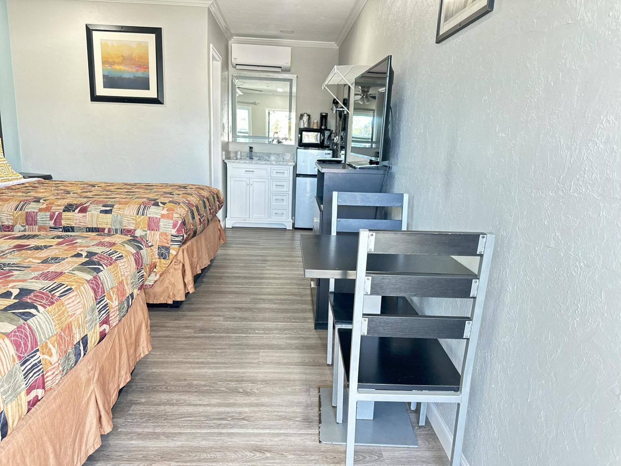 Sunshine Inn & Suites Venice, Florida Venice Gardens Extérieur photo
