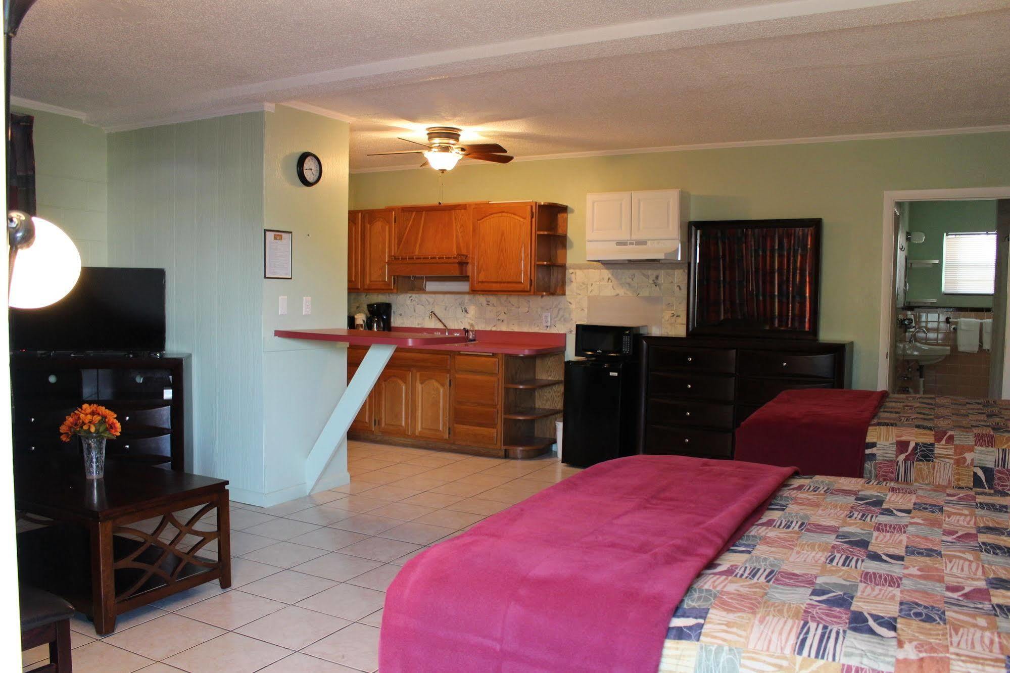 Sunshine Inn & Suites Venice, Florida Venice Gardens Extérieur photo