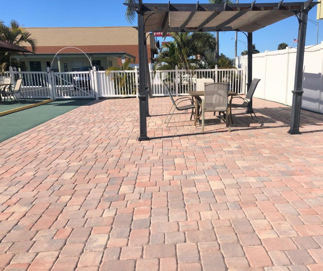 Sunshine Inn & Suites Venice, Florida Venice Gardens Extérieur photo