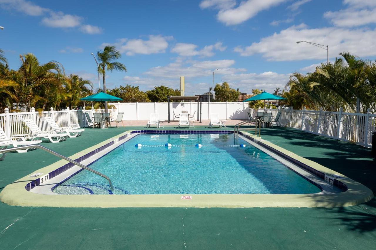 Sunshine Inn & Suites Venice, Florida Venice Gardens Extérieur photo